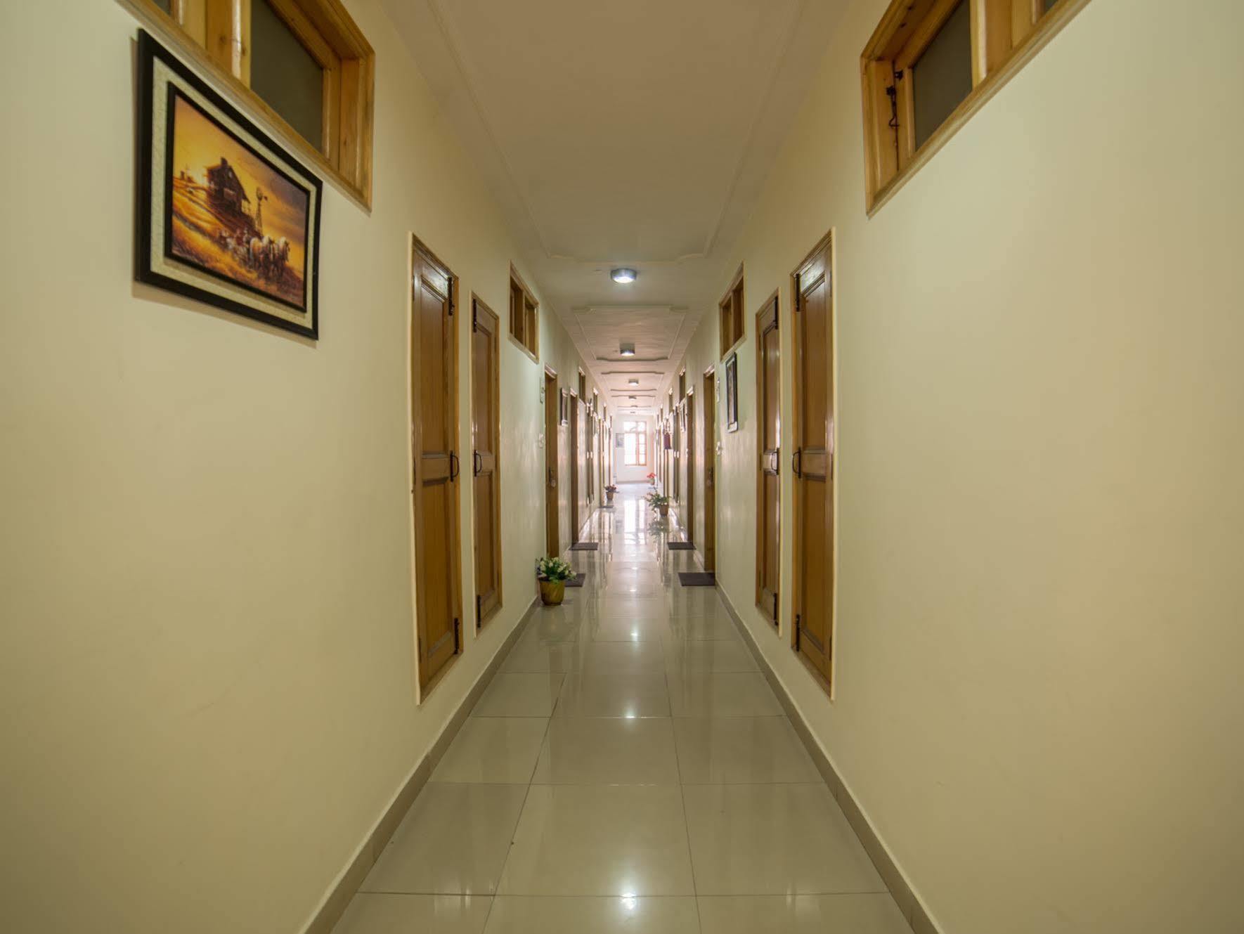 Hotel Satkar Residency - Riverside Old Manali Dış mekan fotoğraf